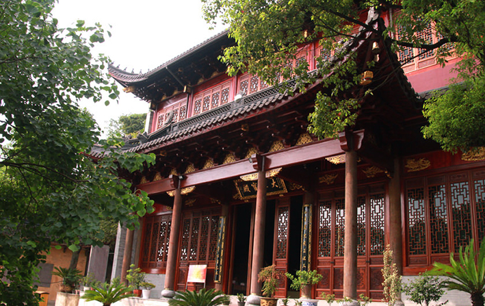 古建匠人的指尖魔法:寺廟彩繪施工全過程賞析 古建匠人的指尖魔法:寺廟彩繪施工全過程賞析